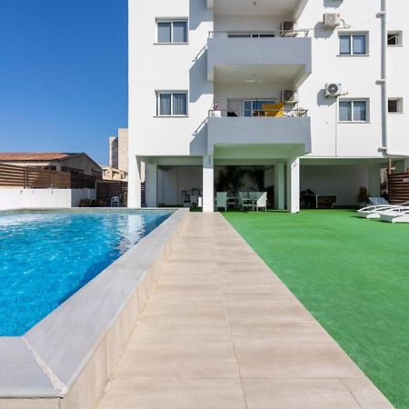 Emerald'S 2-Bedroom Apartment In Larnaca Exterior photo